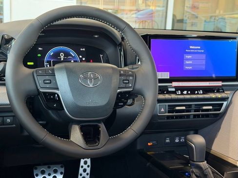 Used 2026 Toyota Camry SE w/ Multimedia Upgrade Package FWD image 27