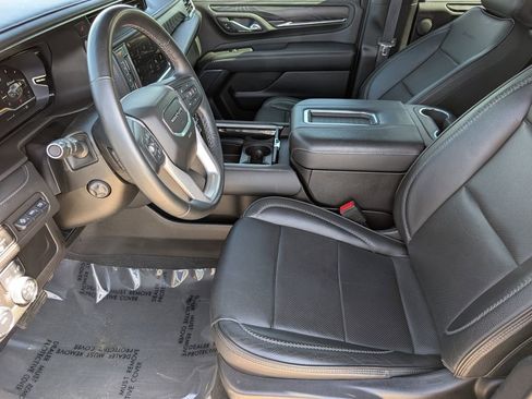 Used 2023 GMC Yukon XL Denali AWD/4WD image 14
