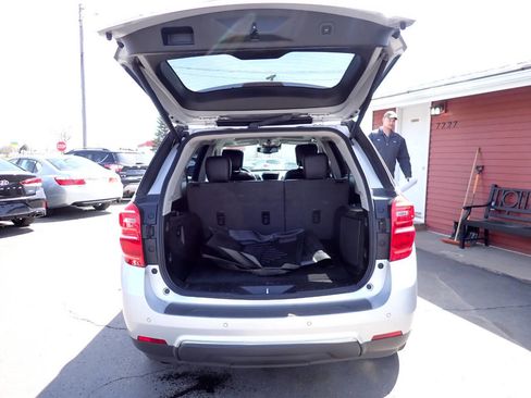 Used 2017 Chevrolet Equinox Premier w/ Enhanced Convenience Package image 5