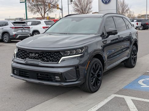 Used 2023 Kia Sorento SX image 11