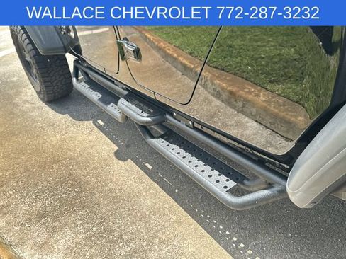 Used 2023 Jeep Gladiator Mojave AWD/4WD image 11
