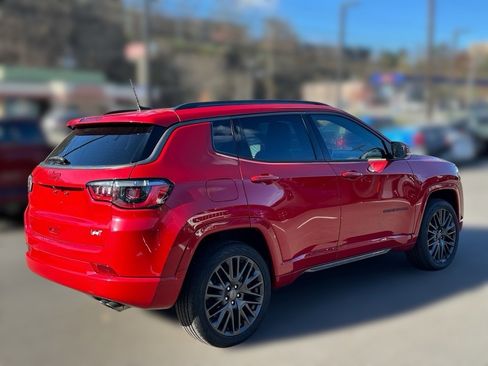 Certified 2022 Jeep Compass Limited image 31