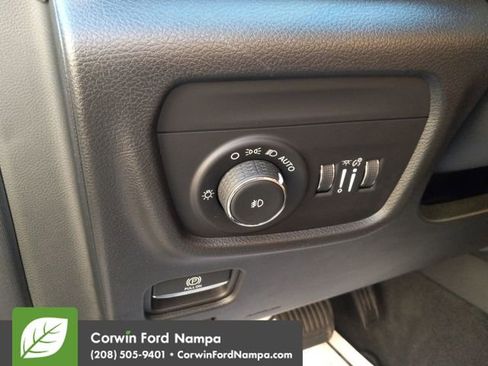 Used 2022 Jeep Grand Cherokee L Summit w/ Luxury Tech Group V image 13