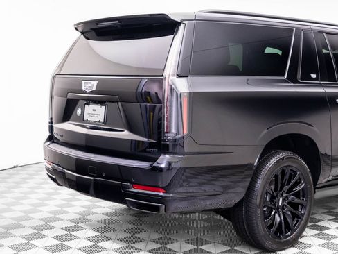 New 2026 Cadillac Escalade ESV Sport w/ LPO, ONYX Package AWD/4WD image 35
