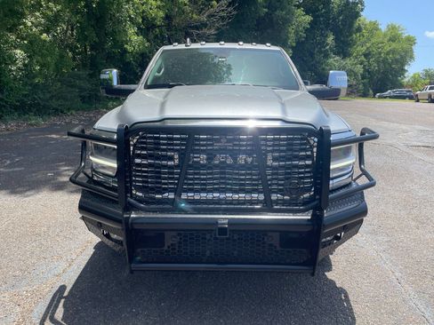 Used 2024 RAM 3500 Laramie AWD/4WD image 10