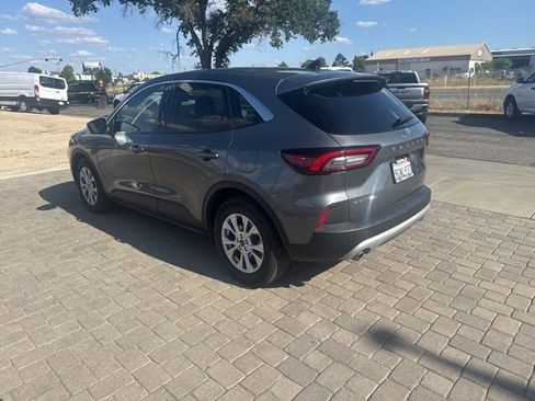 Used 2023 Ford Escape Active w/ Tech Pack #2 FWD image 3