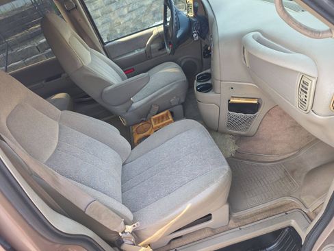 Used 2002 Chevrolet Astro Passenger AWD image 22
