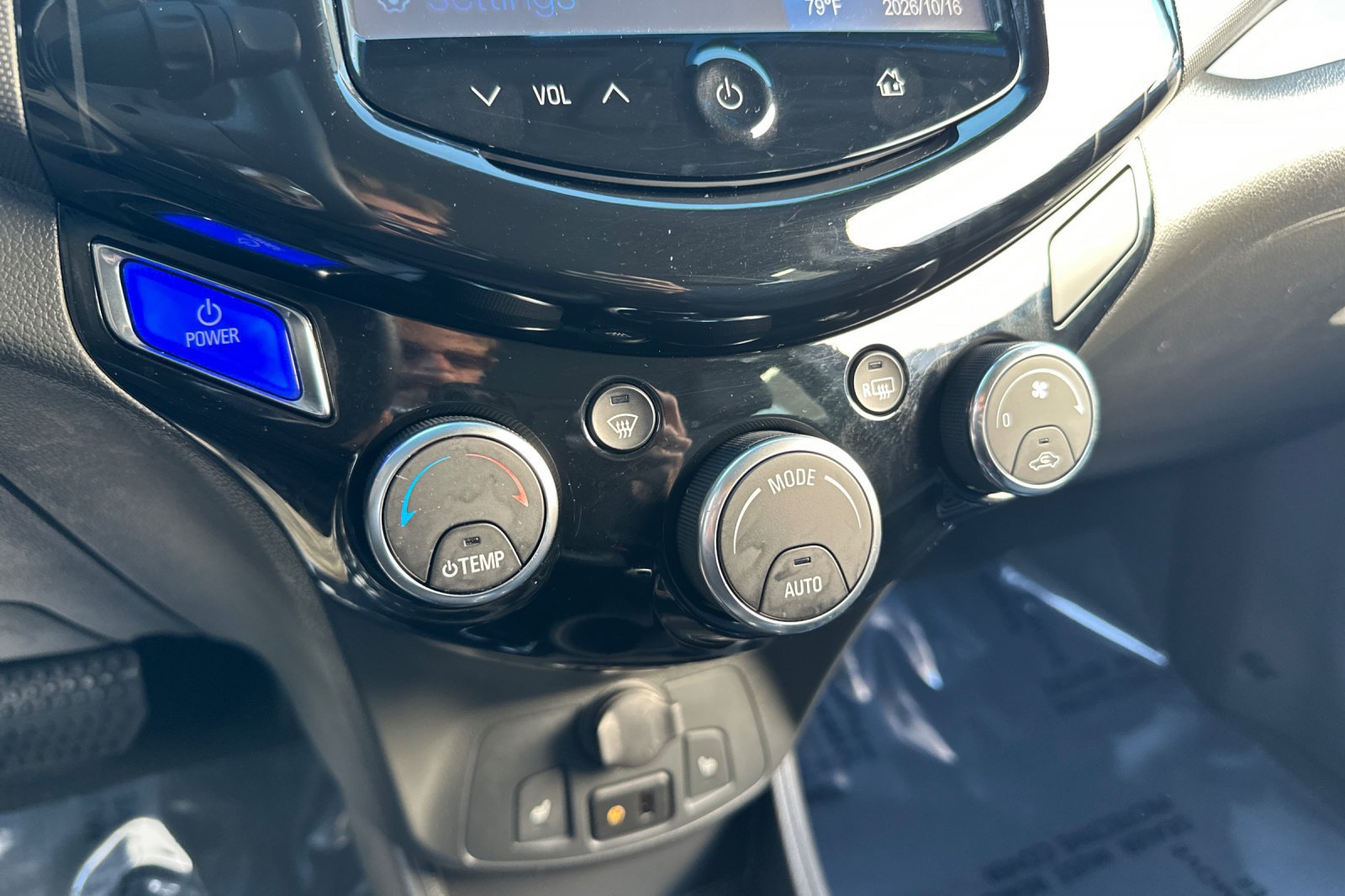 Used 2014 Chevrolet Spark LT FWD image 28