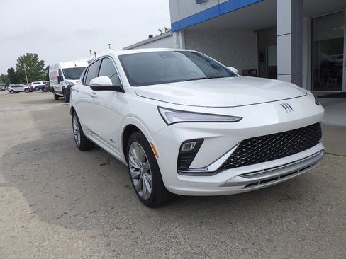 Used 2024 Buick Envista Avenir image 2