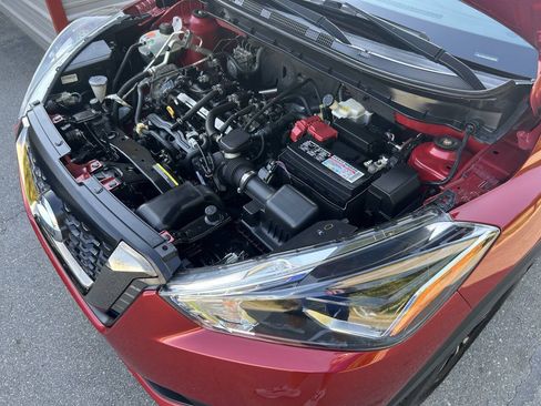 Used 2019 Nissan Kicks SR FWD image 25