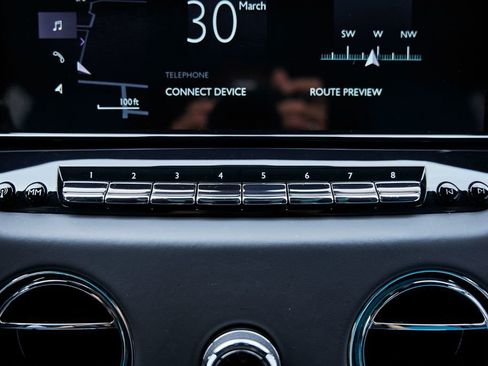 Used 2025 Rolls-Royce Cullinan Black Badge AWD/4WD image 77