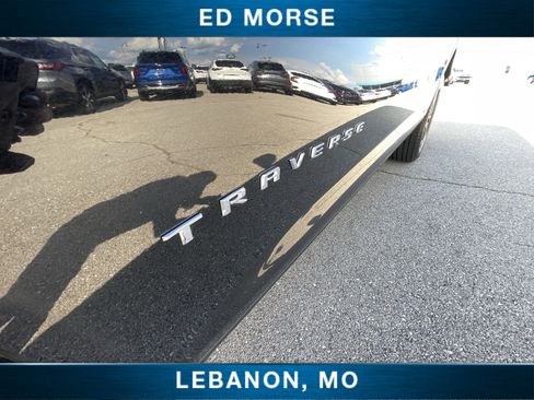 Used 2025 Chevrolet Traverse LT image 31