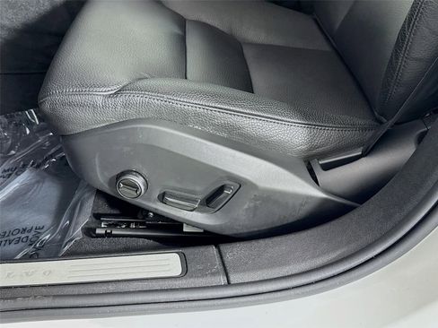Used 2025 Volvo S60 B5 Plus FWD image 23