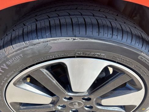 Used 2018 Kia Soul + FWD image 14