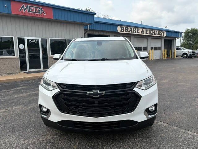 Used 2018 Chevrolet Traverse LT w/ LPO, Black Accent Package AWD/4WD image 9