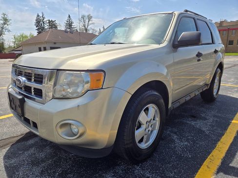 Used 2012 Ford Escape XLT image 2