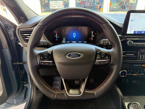 Used 2025 Ford Escape ST-Line Select AWD/4WD image 14