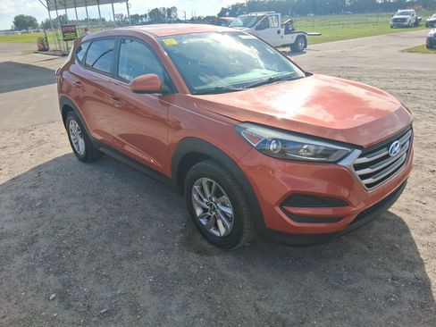 Used 2017 Hyundai Tucson SE FWD image 2