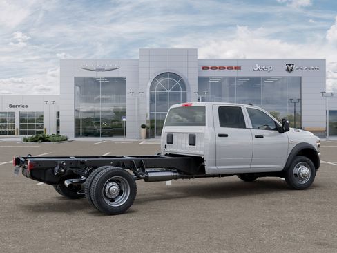 New 2025 RAM 5500 Tradesman AWD/4WD image 2