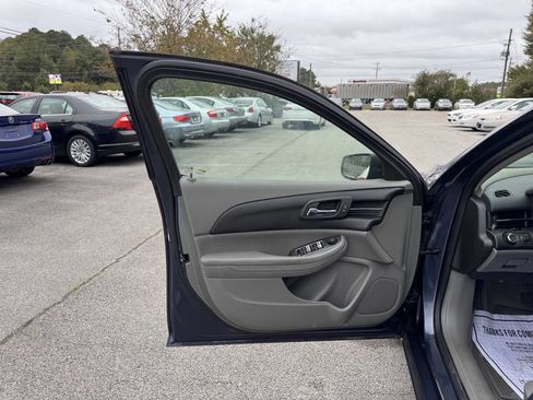 Used 2013 Chevrolet Malibu LS image 12