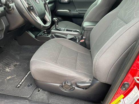 Used 2016 Toyota Tacoma TRD Off-Road w/ Towing Package AWD/4WD image 9