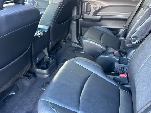 Used 2024 Toyota Sienna XSE AWD/4WD image 27
