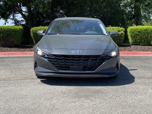 Used 2023 Hyundai Elantra SEL w/ Convenience Package FWD image 8
