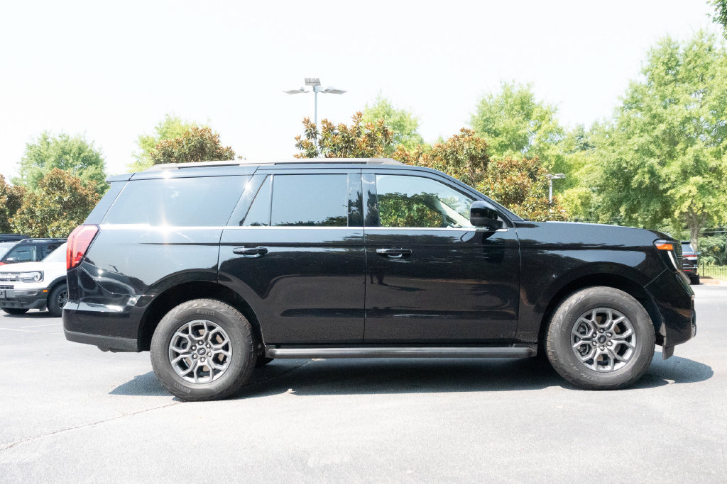Used 2025 Ford Expedition Active RWD image 19