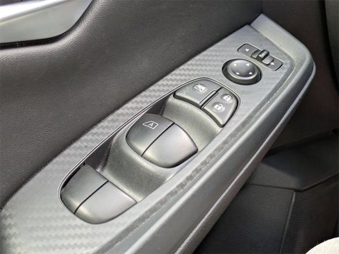 Used 2025 Nissan Sentra SV image 28