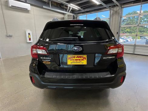 Used 2018 Subaru Outback 2.5i Limited AWD/4WD image 4