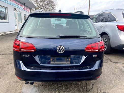 Used 2016 Volkswagen Golf Limited Edition image 8