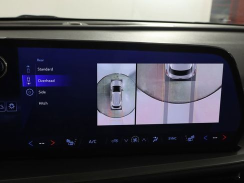 Used 2025 Chevrolet Traverse LT w/ Midnight/Sport Edition image 41