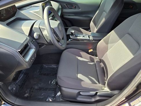 Used 2025 Toyota Prius LE image 9