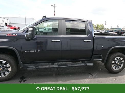 Used 2024 Chevrolet Silverado 2500 Custom w/ Custom Convenience Package image 8