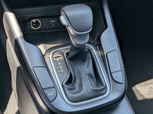 Used 2023 Kia Soul LX w/ Option Group 015 FWD image 12
