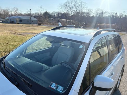 Used 2016 Subaru Forester 2.5i Premium image 4