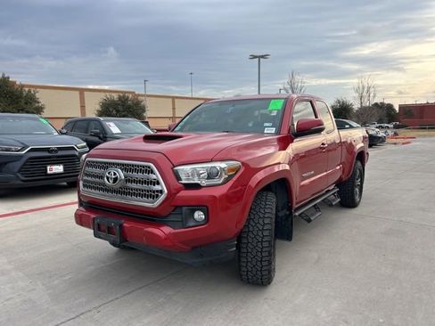 Used 2016 Toyota Tacoma TRD Sport image 8