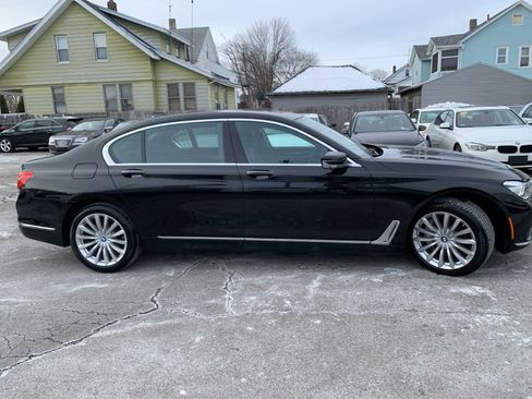 Used 2017 BMW 740i xDrive image 4