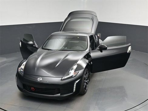 Used 2020 Nissan 370Z Touring Sport image 41
