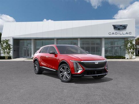 New 2025 Cadillac Lyriq Luxury RWD image 2