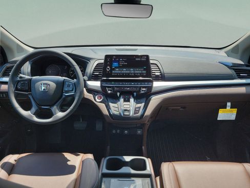 New 2026 Honda Odyssey Touring image 13