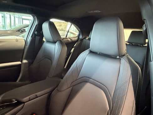 New 2026 Lexus UX 300h FWD image 16