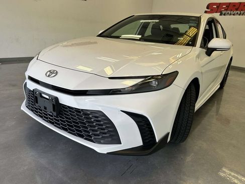 Certified 2025 Toyota Camry SE FWD image 7