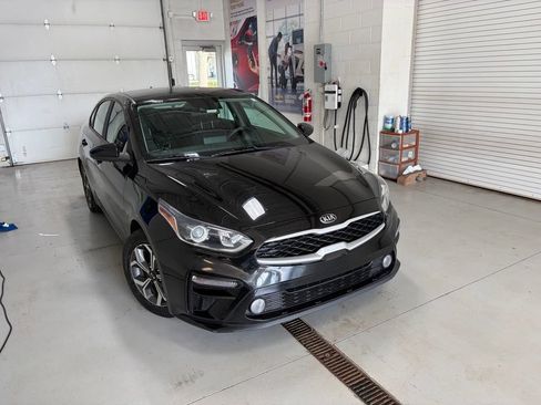 Used 2021 Kia Forte LXS FWD image 2