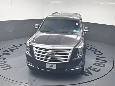 Used 2018 Cadillac Escalade Platinum AWD/4WD image 21