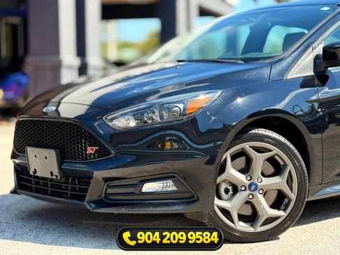 Used 2018 Ford Focus ST w/ Equipment Group 401A FWD image 2