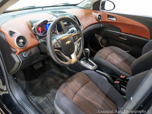 Used 2013 Chevrolet Sonic LT image 14