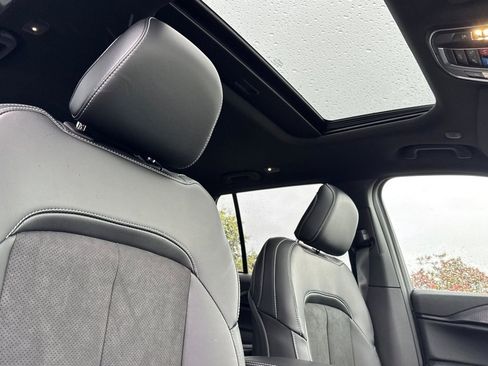 New 2025 Jeep Grand Cherokee Altitude AWD/4WD image 16