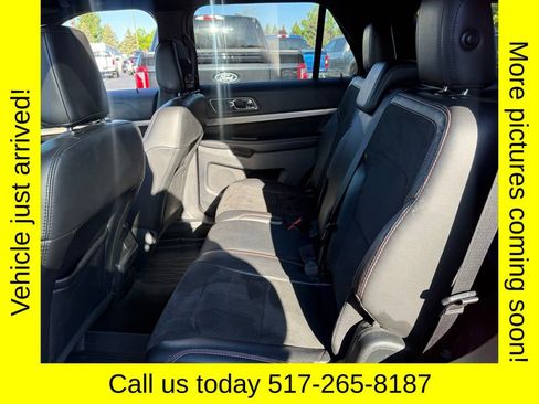 Used 2018 Ford Explorer XLT w/ Equipment Group 202A AWD/4WD image 4