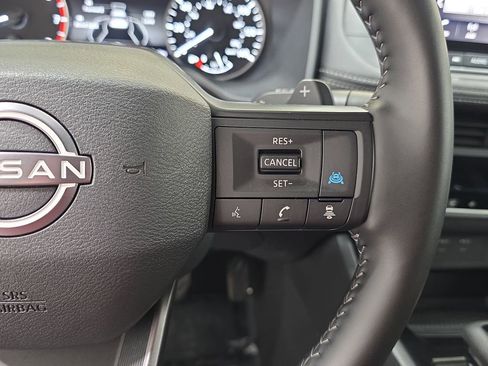 Used 2025 Nissan Rogue SV AWD/4WD image 17